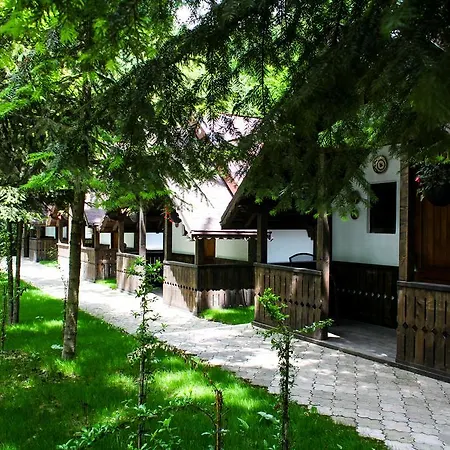 Cornul Vanatorului Bungalows 2* Pitesti
