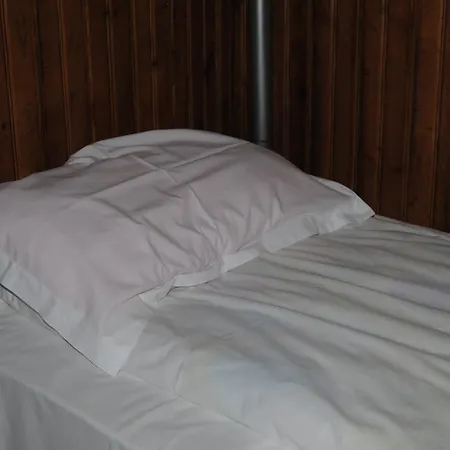 Holiday park Cornul Vanatorului Bungalows 2*