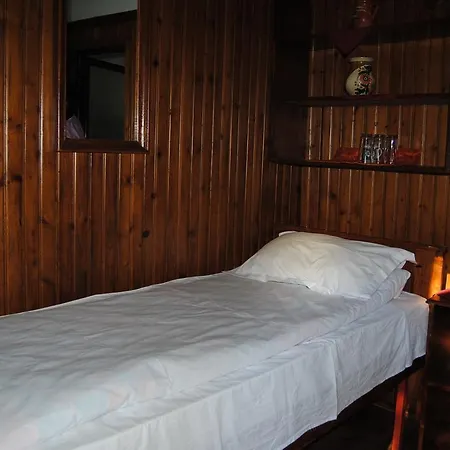 Cornul Vanatorului Bungalows 2* Piteszti